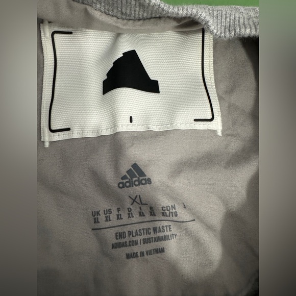 Mens Adidas Gray T-Shirt - Picture 5 of 6